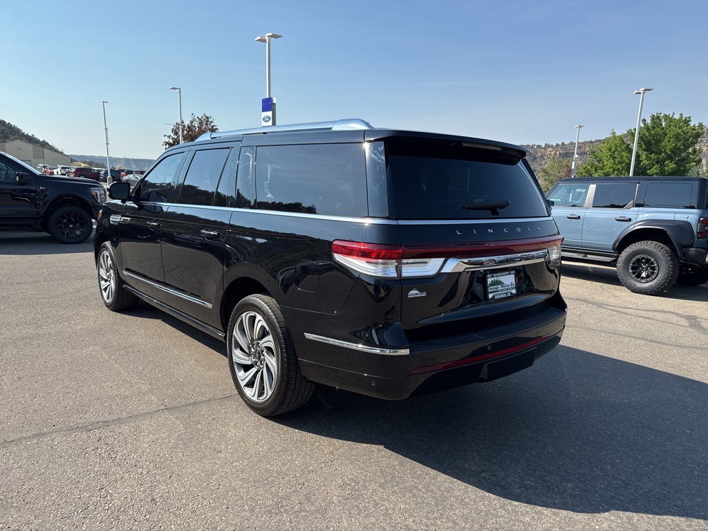 2023 Lincoln Navigator L Reserve photo 3