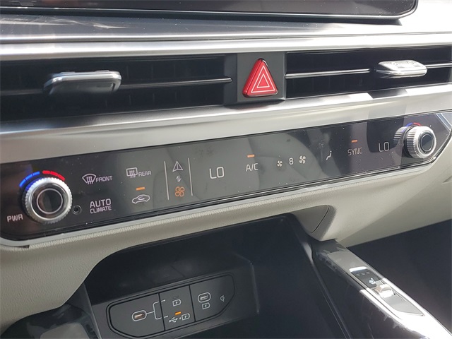 2025 Kia Sorento S photo 22