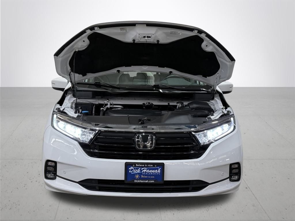 2022 Honda Odyssey Touring photo 4