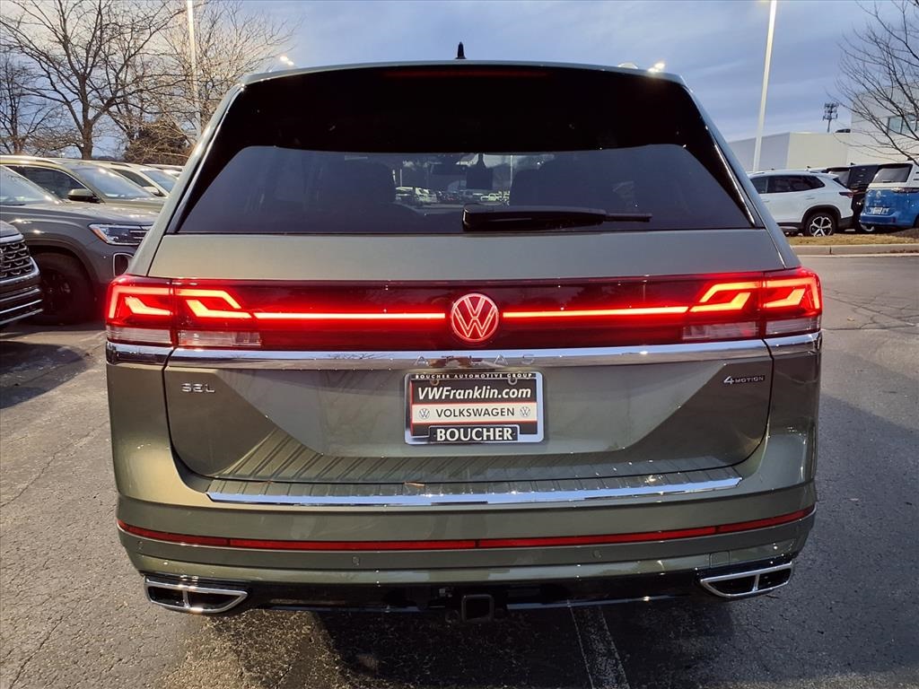 2026 Volkswagen Atlas SEL Premium R-Line photo 2