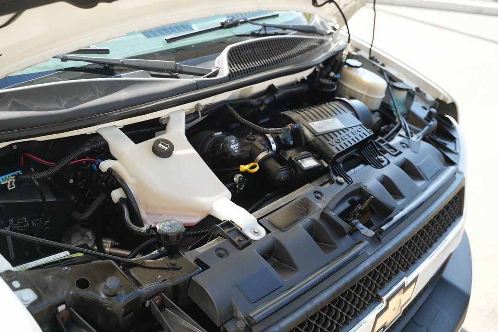 2017 Chevrolet Express 3500 LT photo 33