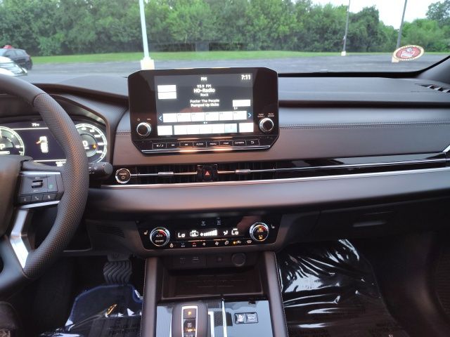 2025 Mitsubishi Outlander PHEV SEL photo 17