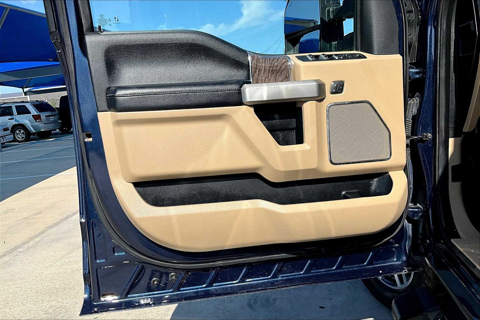 2019 Ford F-250 Lariat photo 20