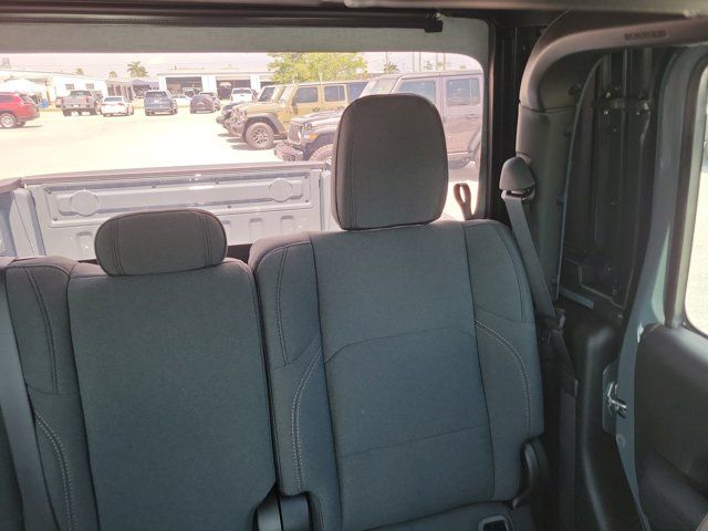2025 Jeep Gladiator Sport S photo 13