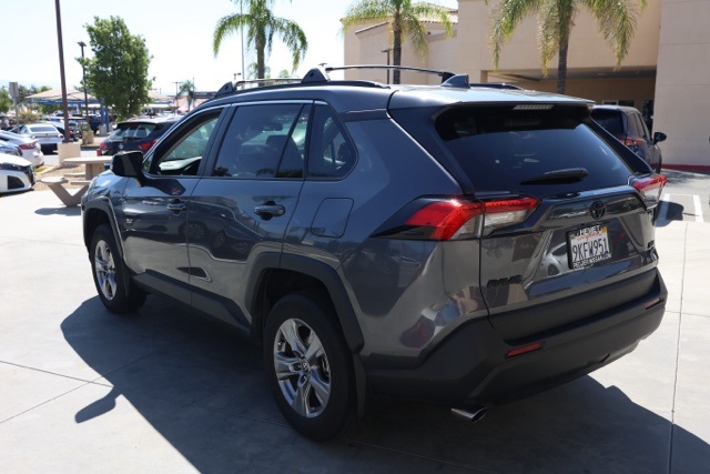 2024 Toyota RAV4 XLE photo 2