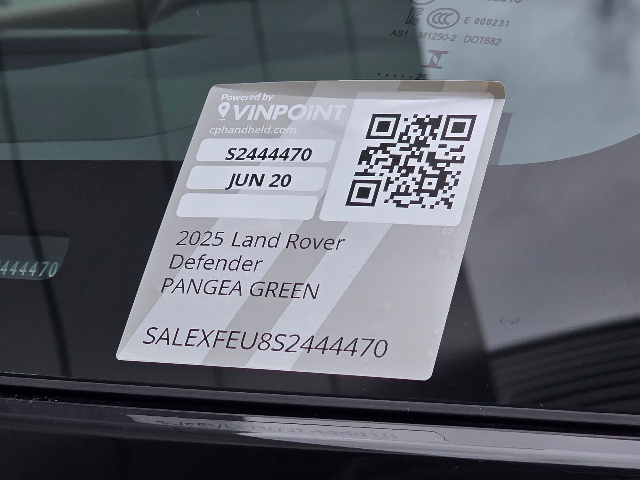 2025 Land Rover Defender 130 X photo 18