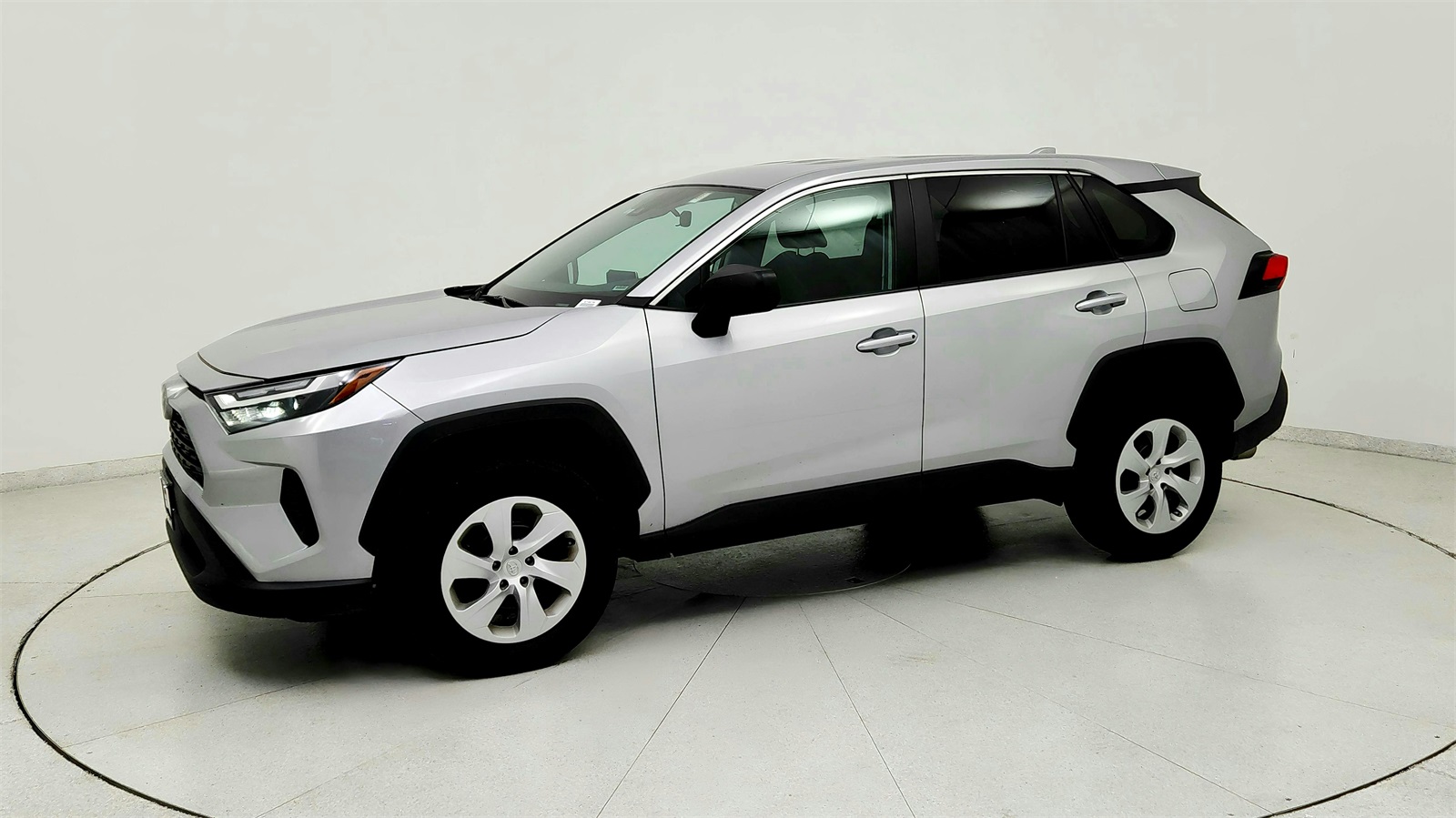 2024 Toyota RAV4 LE photo 2