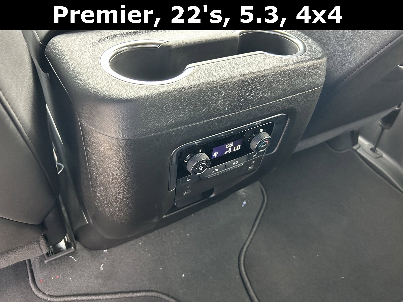 2025 Chevrolet Suburban Premier photo 25