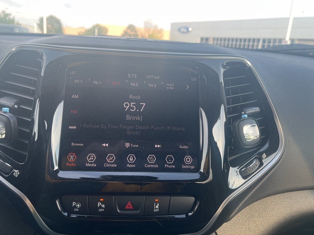 2019 Jeep Cherokee Limited photo 19