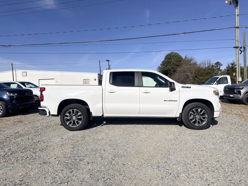 2023 Chevrolet Silverado 1500 RST photo 2
