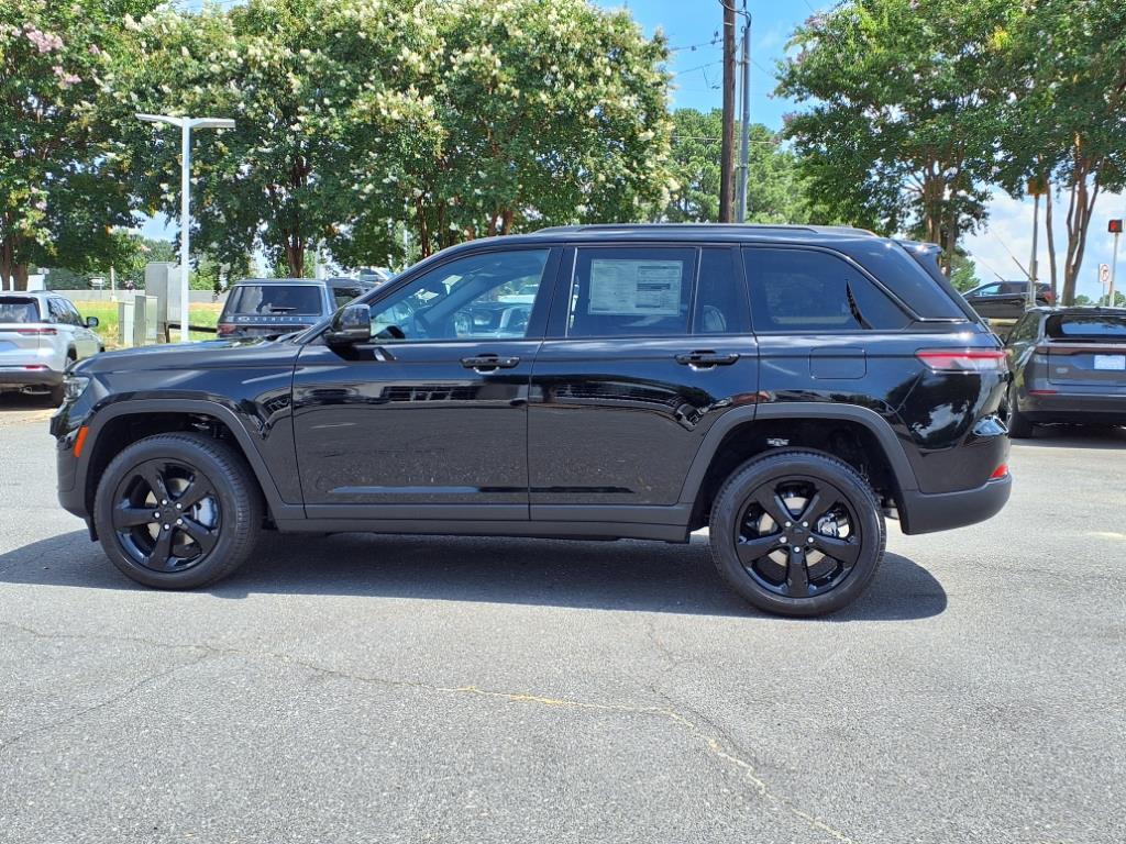 2025 Jeep Grand Cherokee Limited photo 9