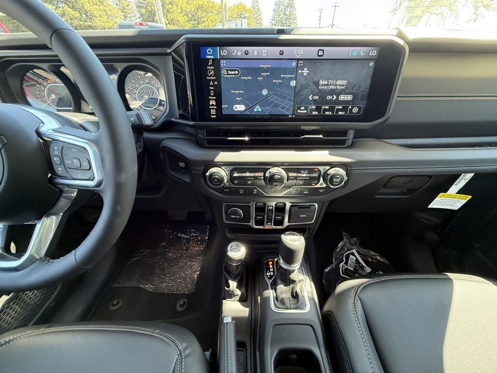 2025 Jeep Wrangler Sahara photo 18