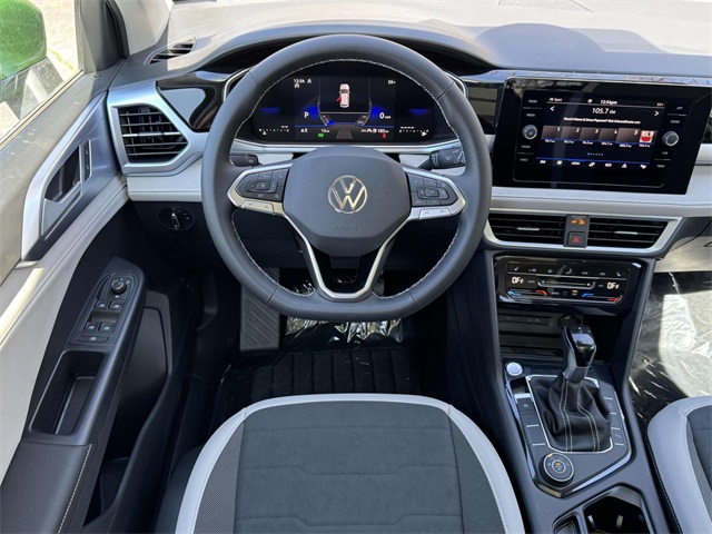 2025 Volkswagen Taos SE photo 2