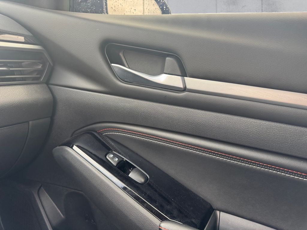 2023 Nissan Altima SR photo 15