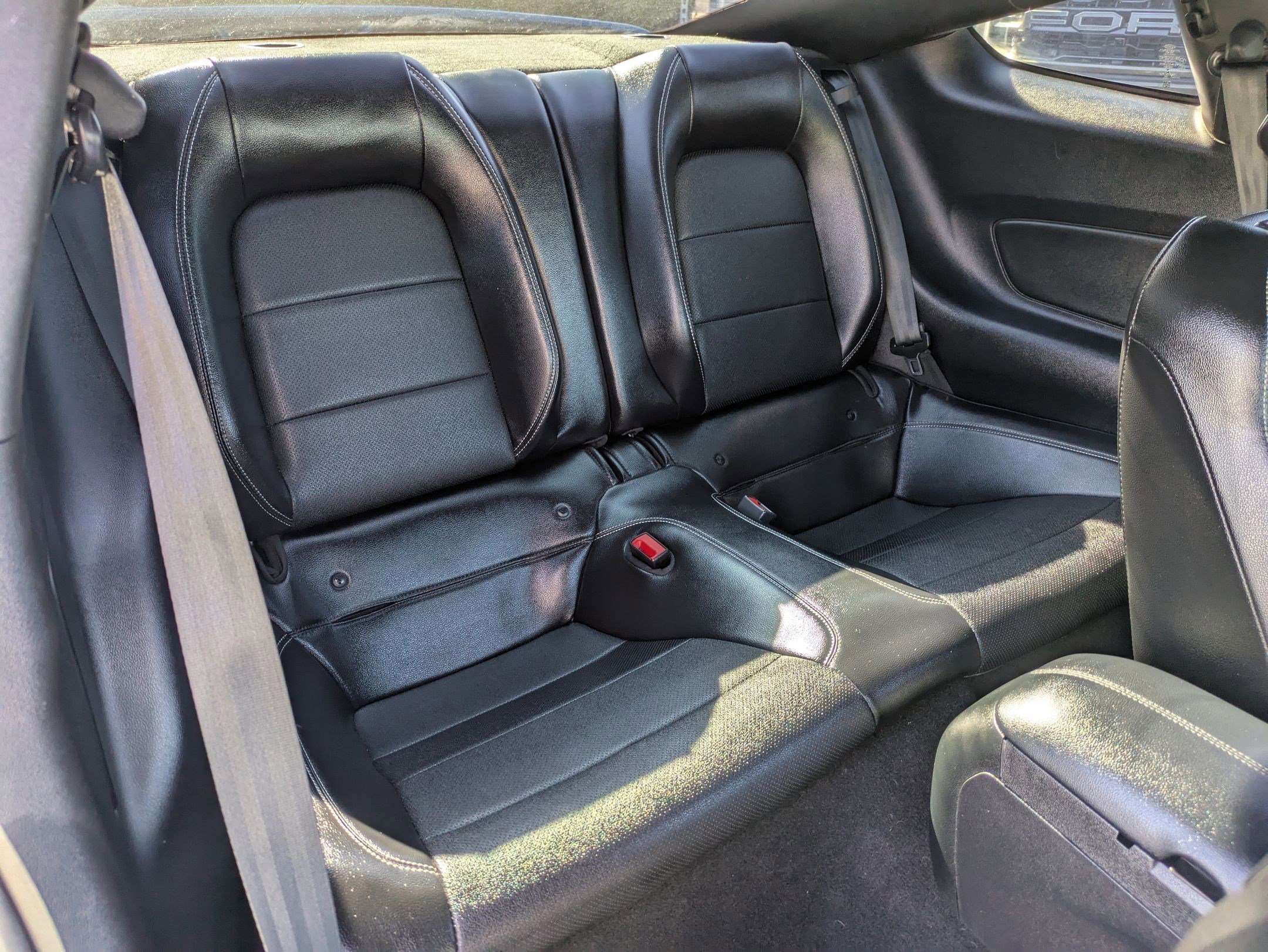2020 Ford Mustang GT Premium photo 24
