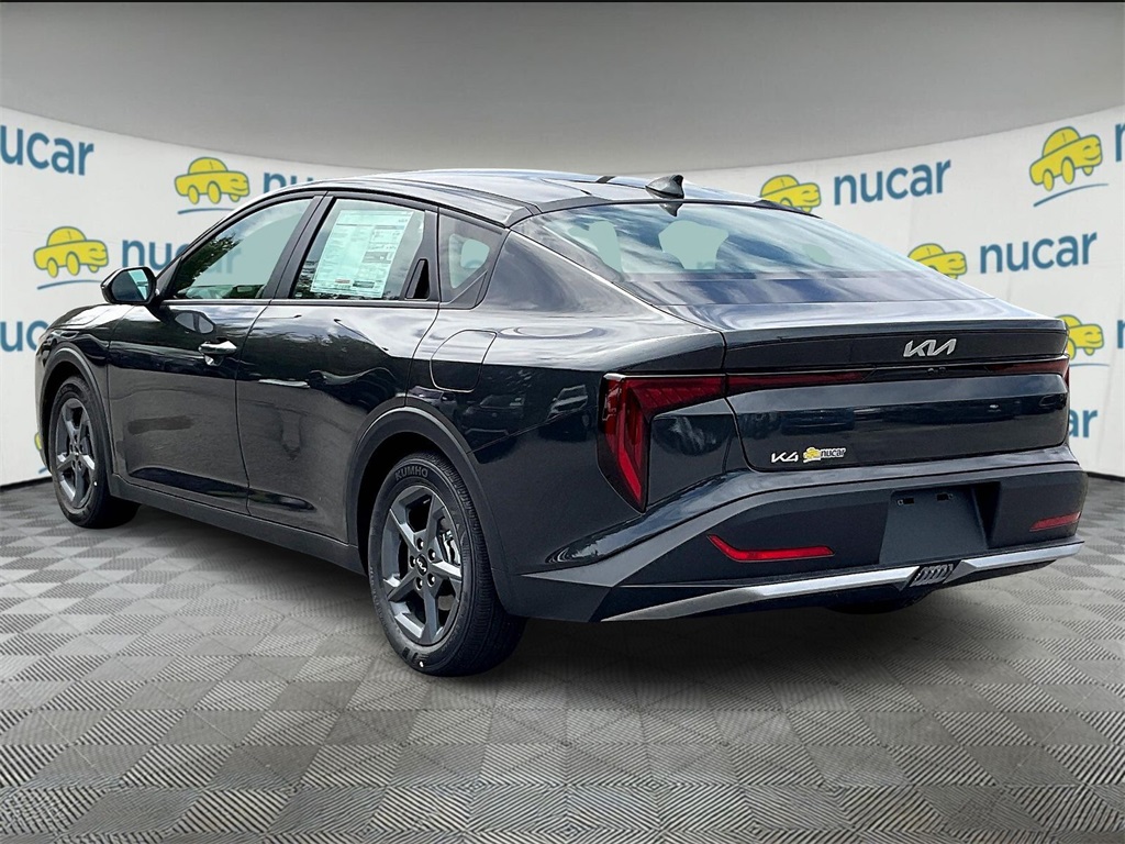 2025 Kia K4 LXS photo 4