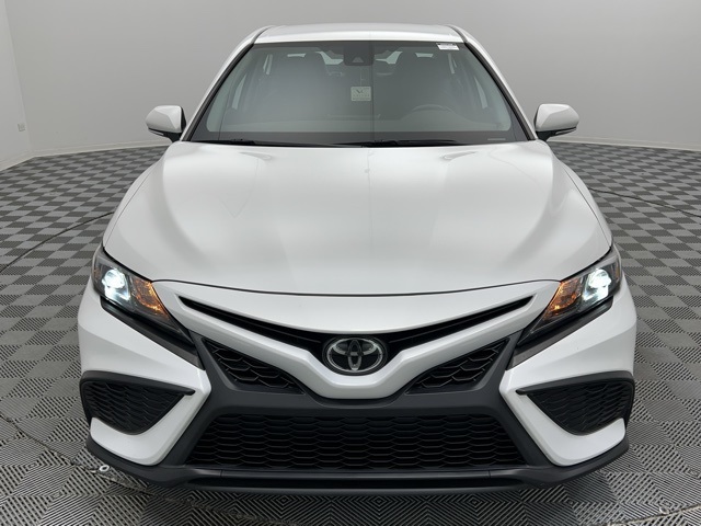 2024 Toyota Camry SE photo 2