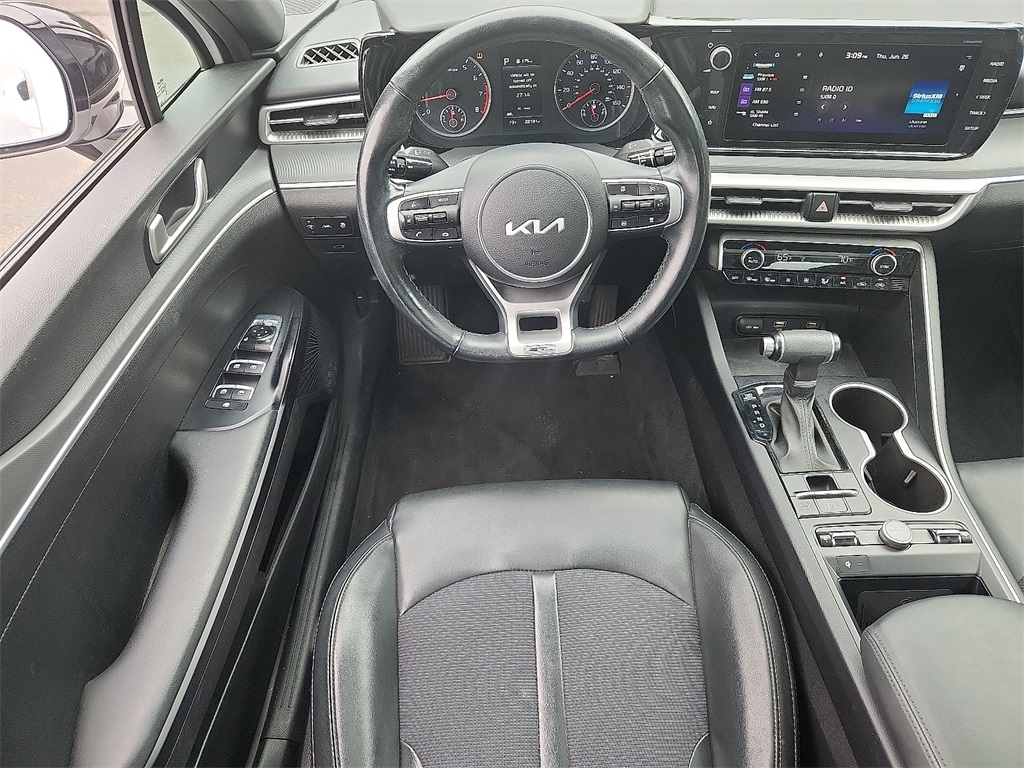 2023 Kia K5 GT-Line photo 11