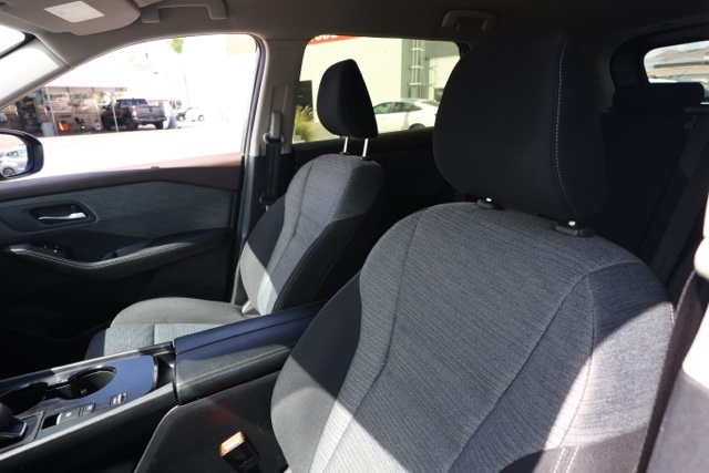 2023 Nissan Rogue SV photo 12