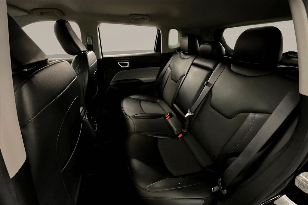 2022 Jeep Compass Latitude photo 25
