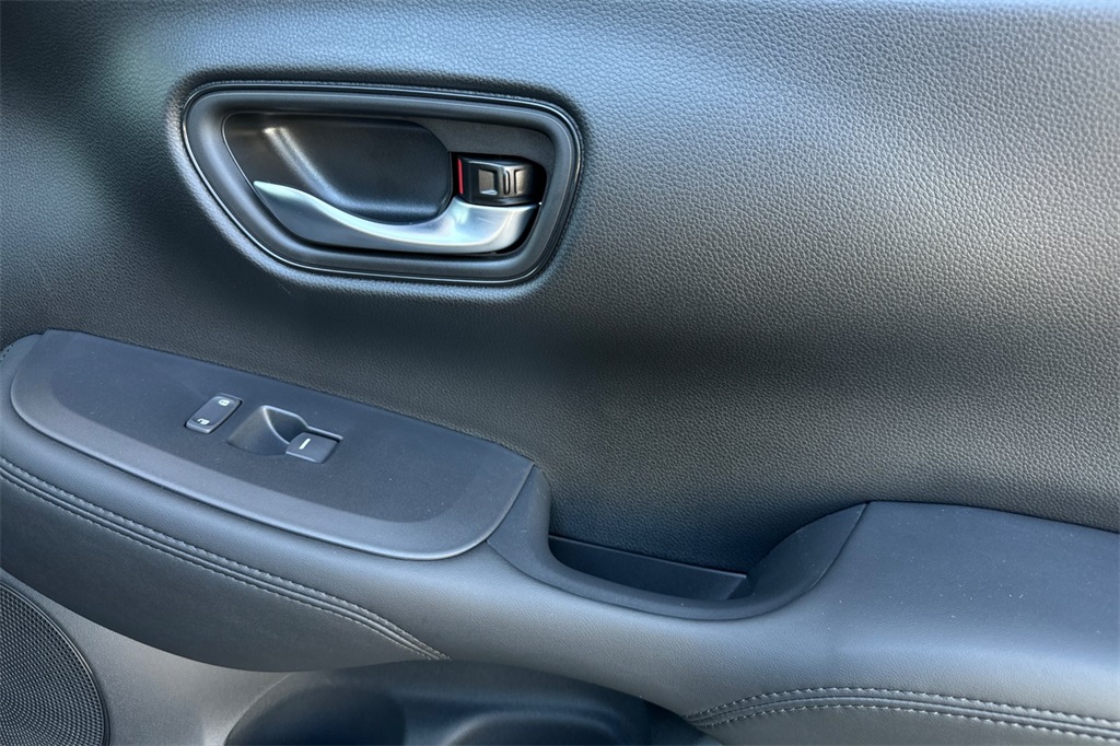 2026 Honda HR-V LX photo 17
