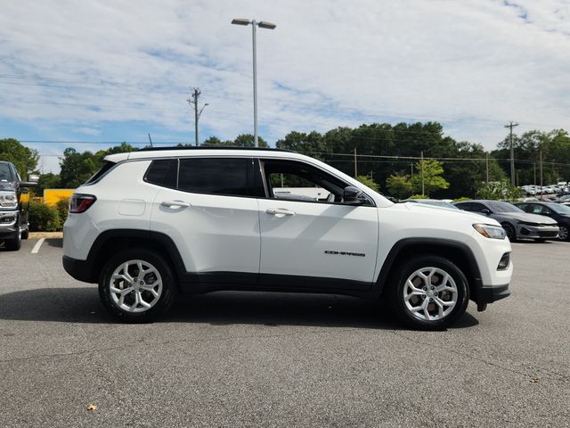 2024 Jeep Compass Latitude photo 16
