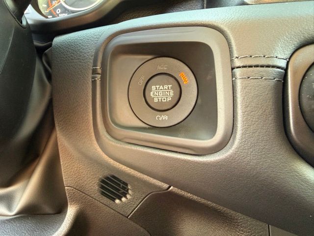 2025 Jeep Gladiator Mojave photo 12