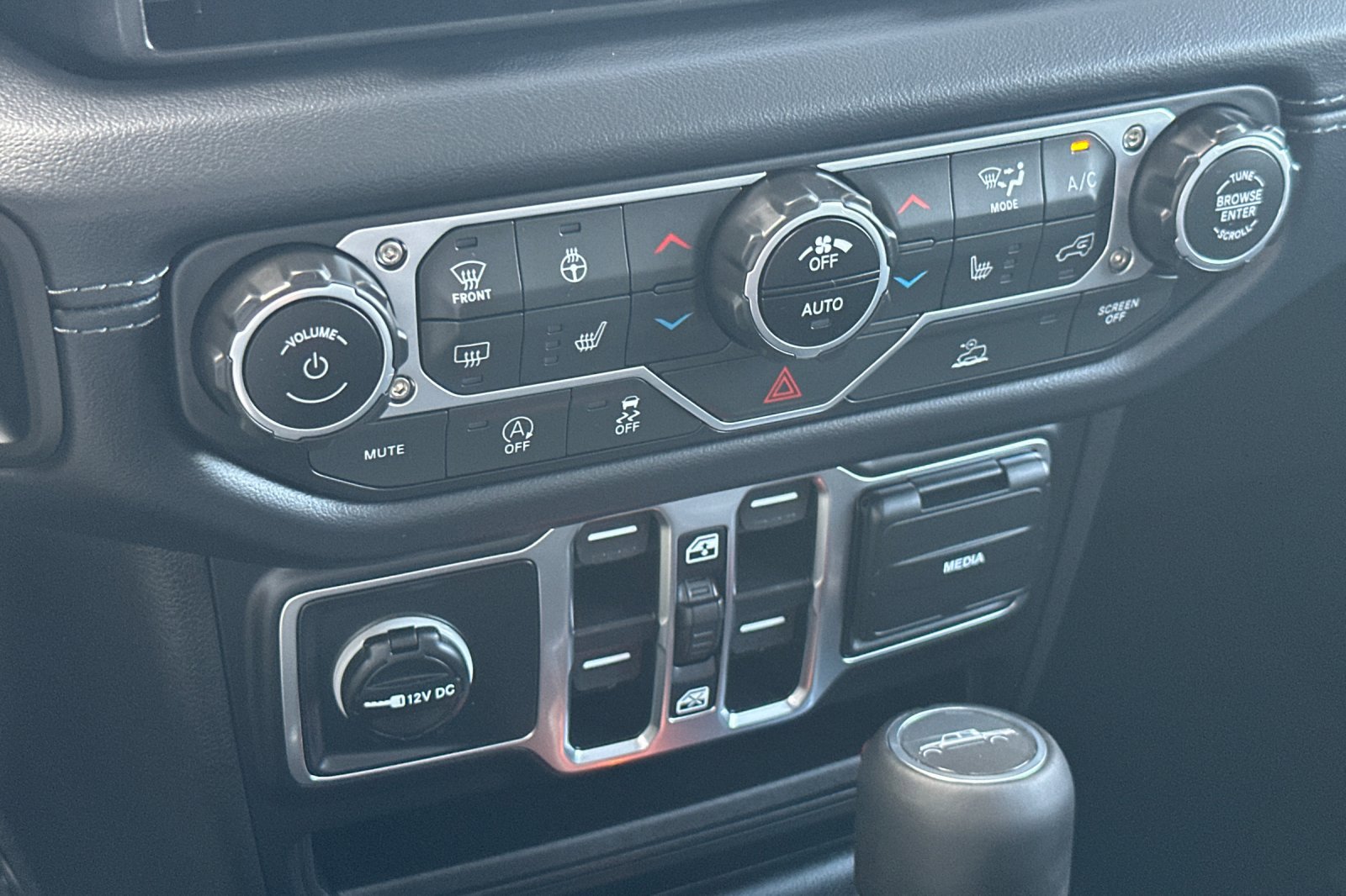 2025 Jeep Gladiator Tradesman photo 19