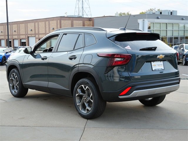 2026 Chevrolet Trax LT photo 3