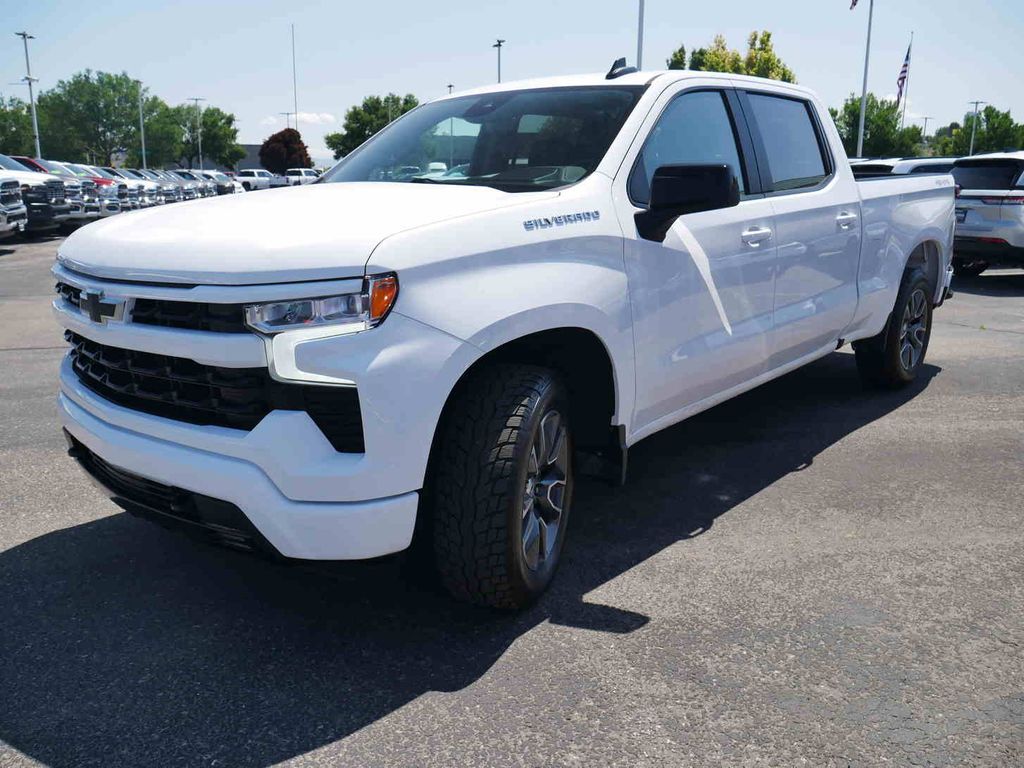 2024 Chevrolet Silverado 1500 RST photo 2