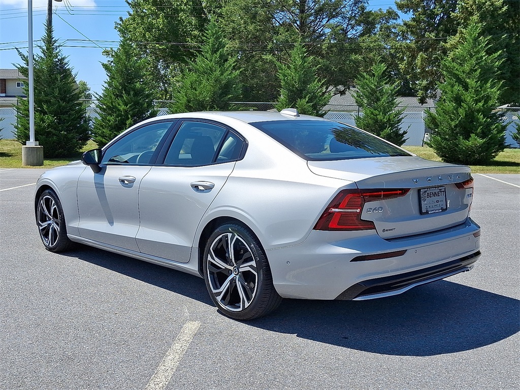 2024 Volvo S60 Ultimate AWD photo 3