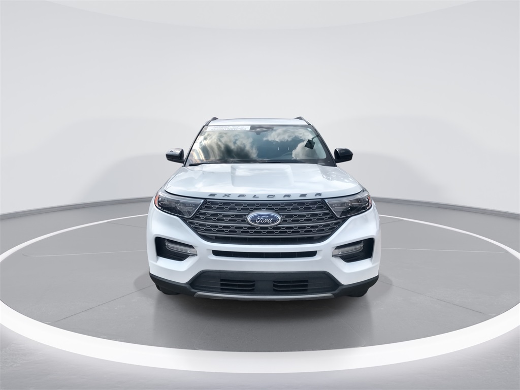 2023 Ford Explorer XLT photo 3