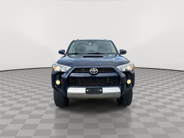 2016 Toyota 4Runner Limited photo 3