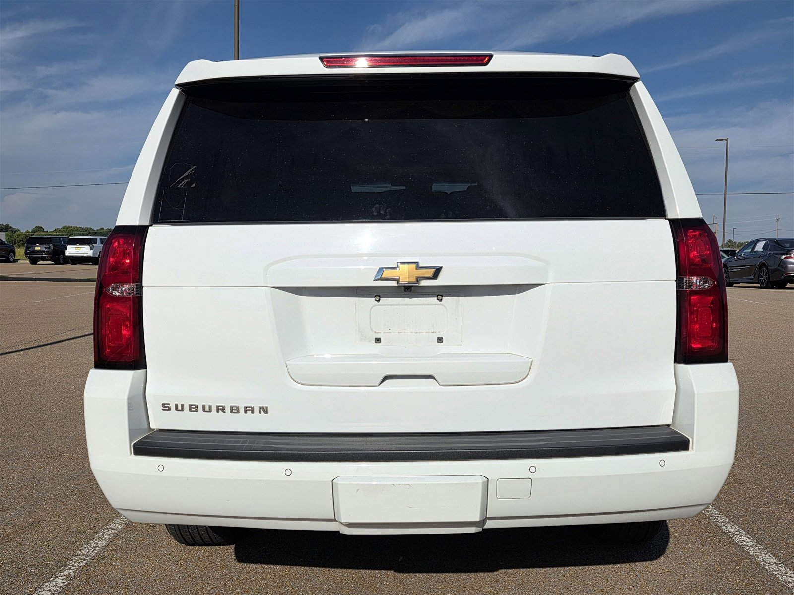 2018 Chevrolet Suburban LT photo 4