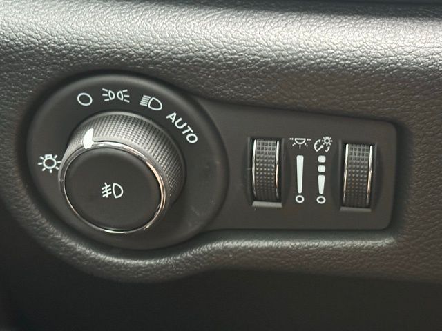 2026 Chrysler Pacifica photo 17