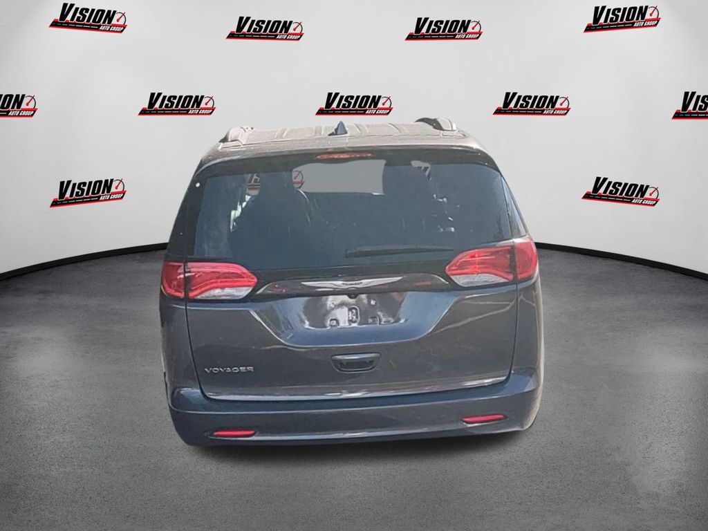 2020 Chrysler Voyager LXi photo 6