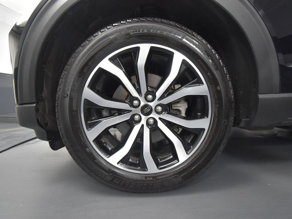 2024 Ford Explorer ST-Line photo 12