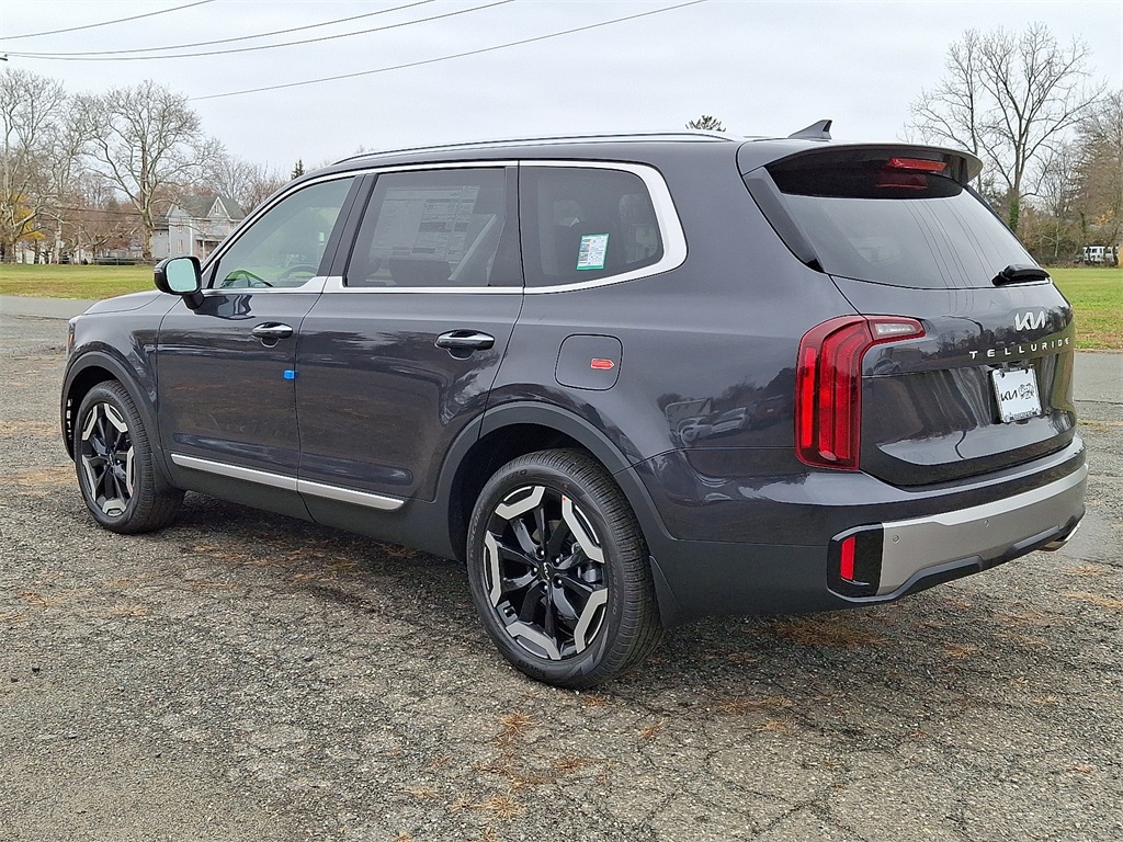 2025 Kia Telluride S photo 2