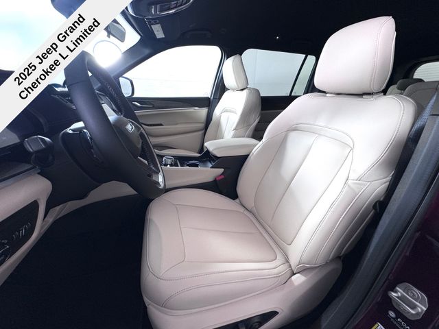2025 Jeep Grand Cherokee Limited photo 15