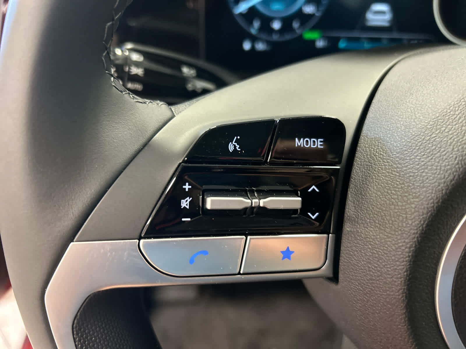 2025 Hyundai Elantra Hybrid Limited photo 35