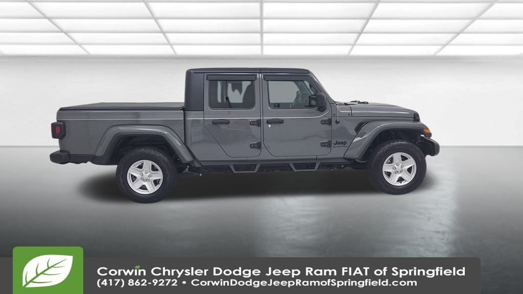 2021 Jeep Gladiator Sport photo 2