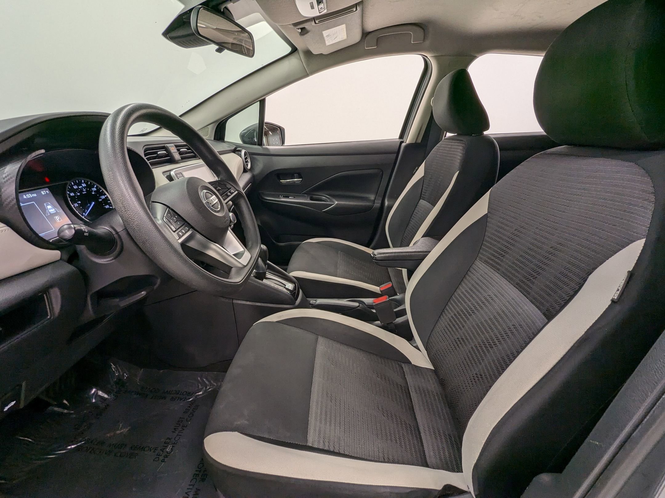 2020 Nissan Versa SV photo 4