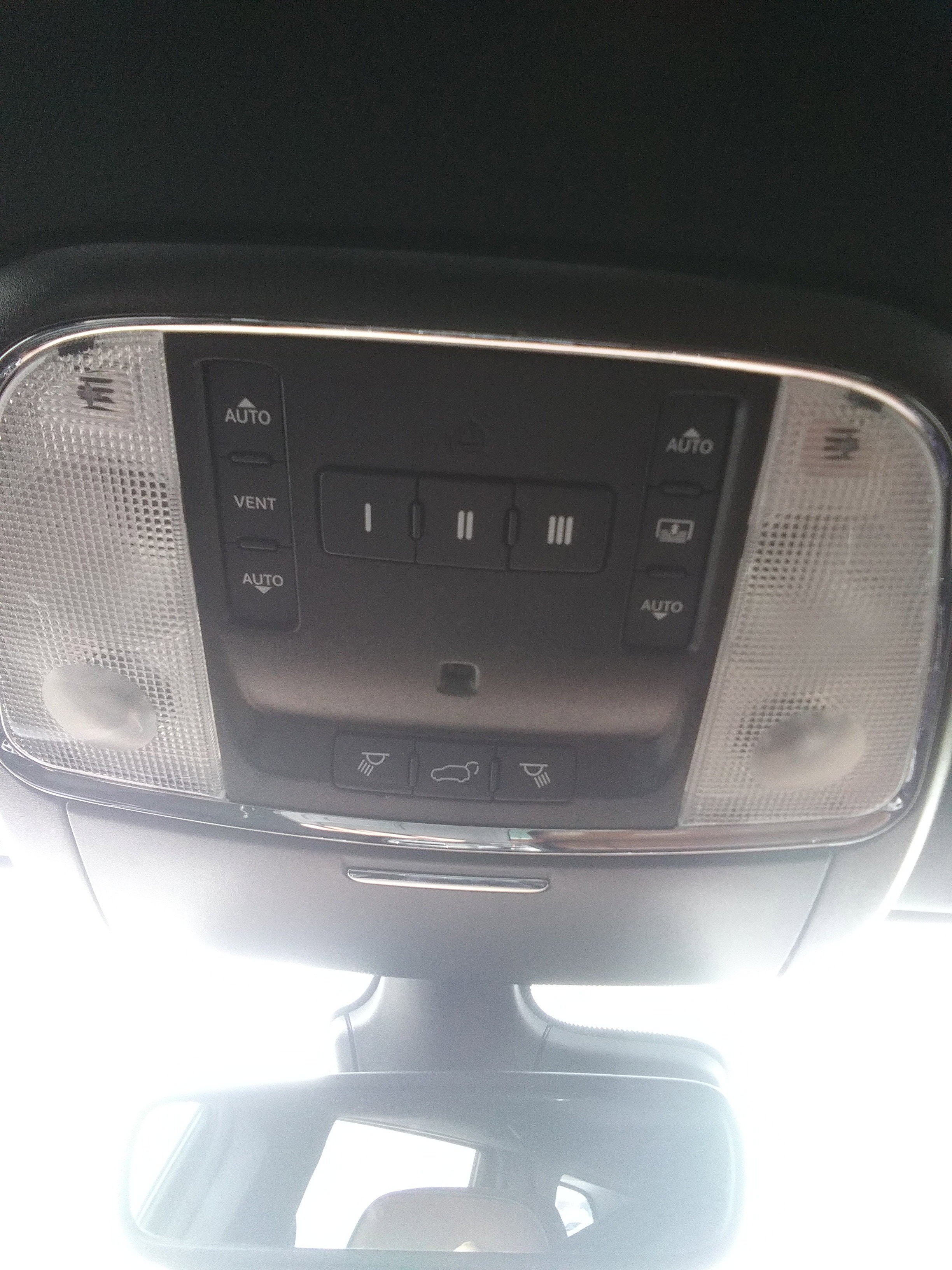 2021 Jeep Grand Cherokee Overland photo 4