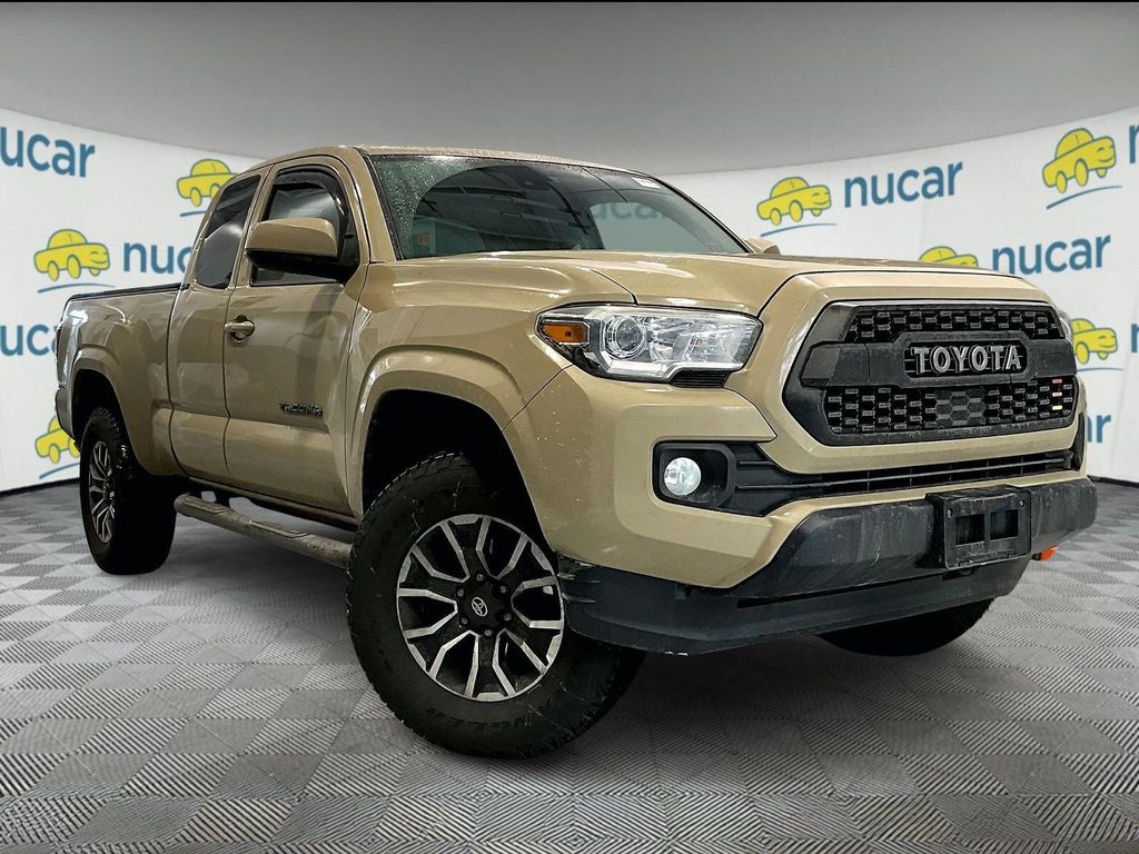 2018 Toyota Tacoma SR5's photo