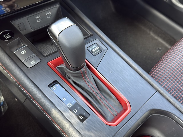 2025 Nissan Kicks SR photo 10