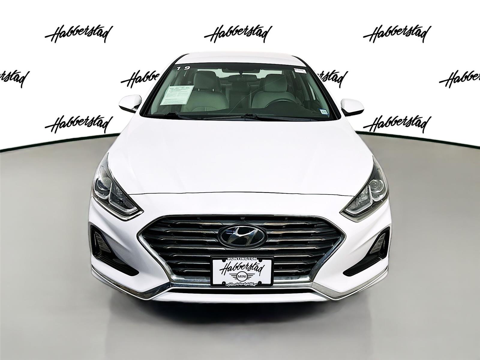 Used 2019 Hyundai Sonata SE with VIN 5NPE24AF1KH813511 for sale in Huntington, NY