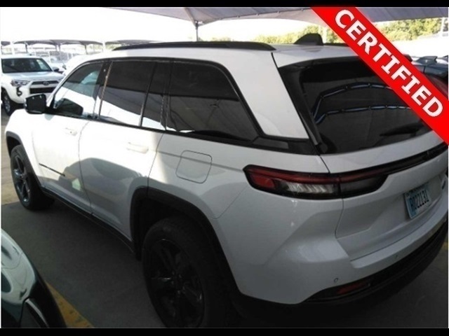 2023 Jeep Grand Cherokee Limited photo 3