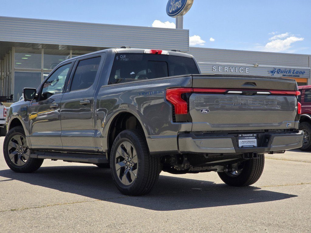 2025 Ford F-150 Lightning Lariat photo 3