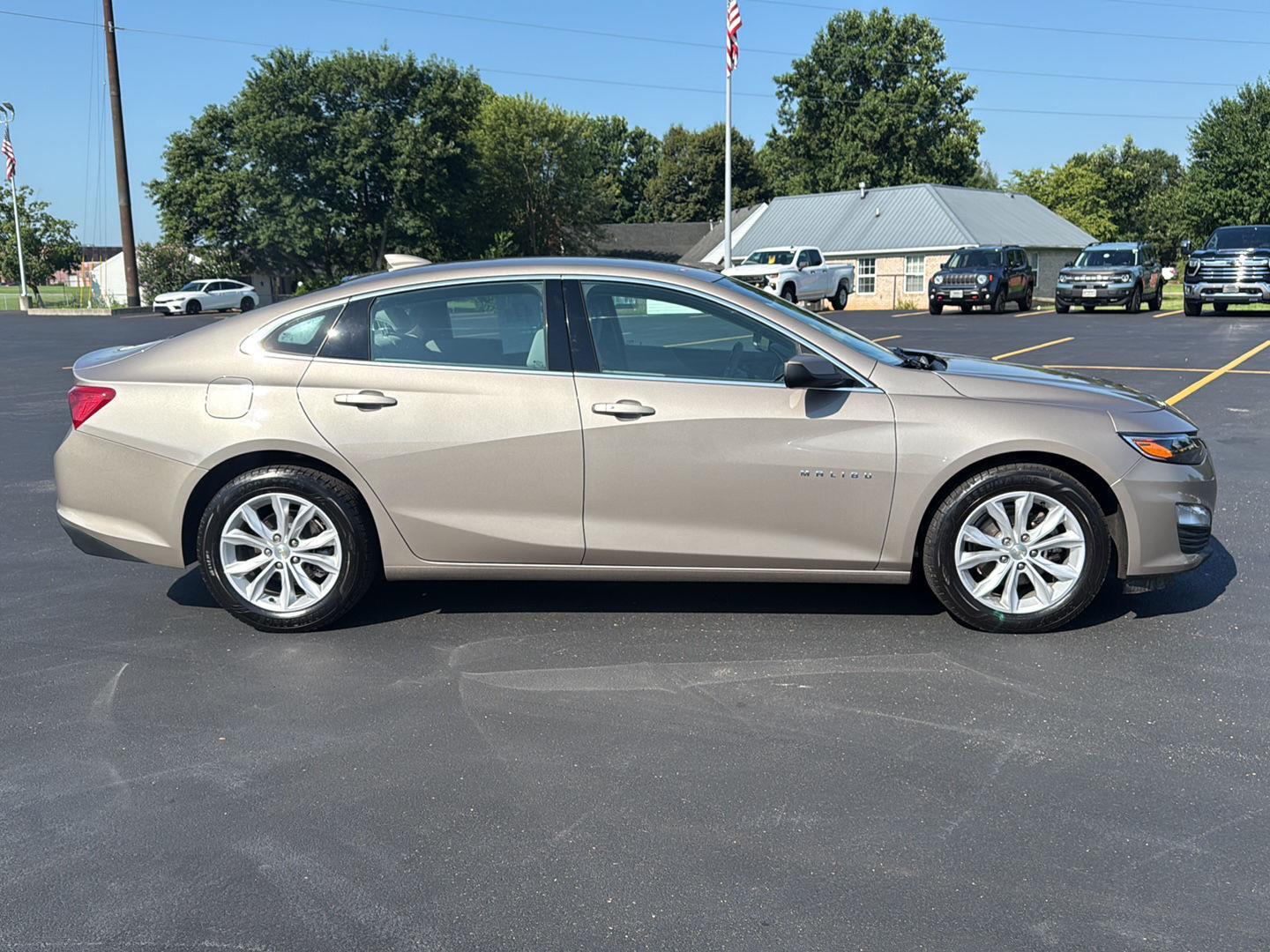 2023 Chevrolet Malibu 1LT photo 4