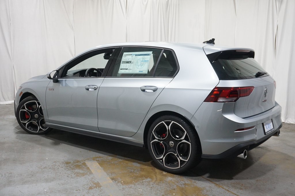 2025 Volkswagen Golf GTI Autobahn photo 2